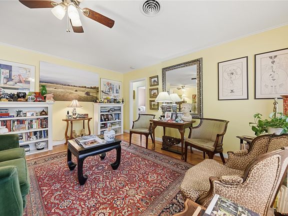 3rd image of 1703 S Day St