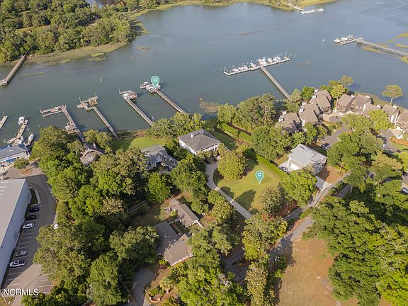 3rd image of 305 Bradley Dr