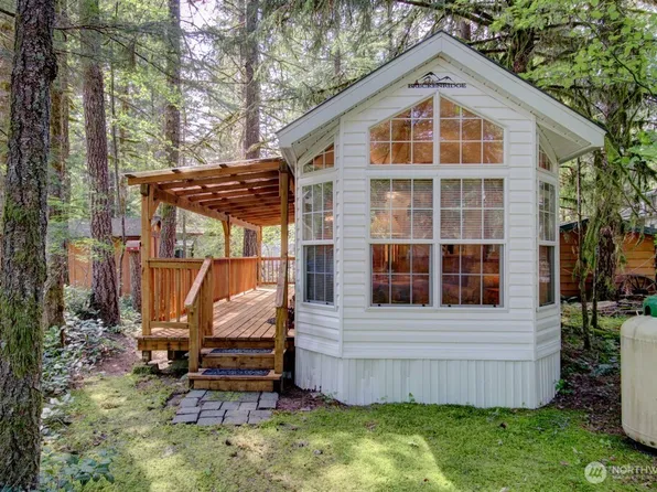 134 Drial Loop, Deming, WA 98244