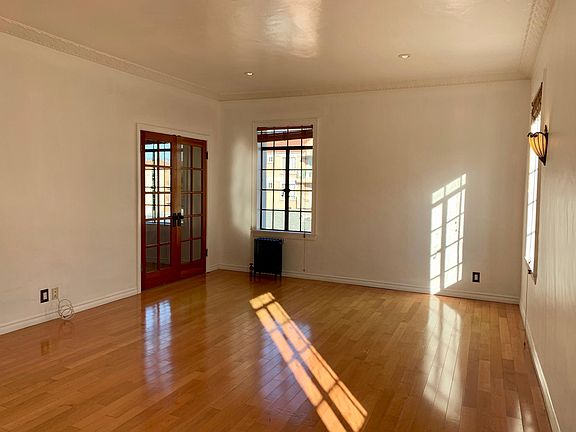 3rd image of 364 S Cloverdale Ave APT 402