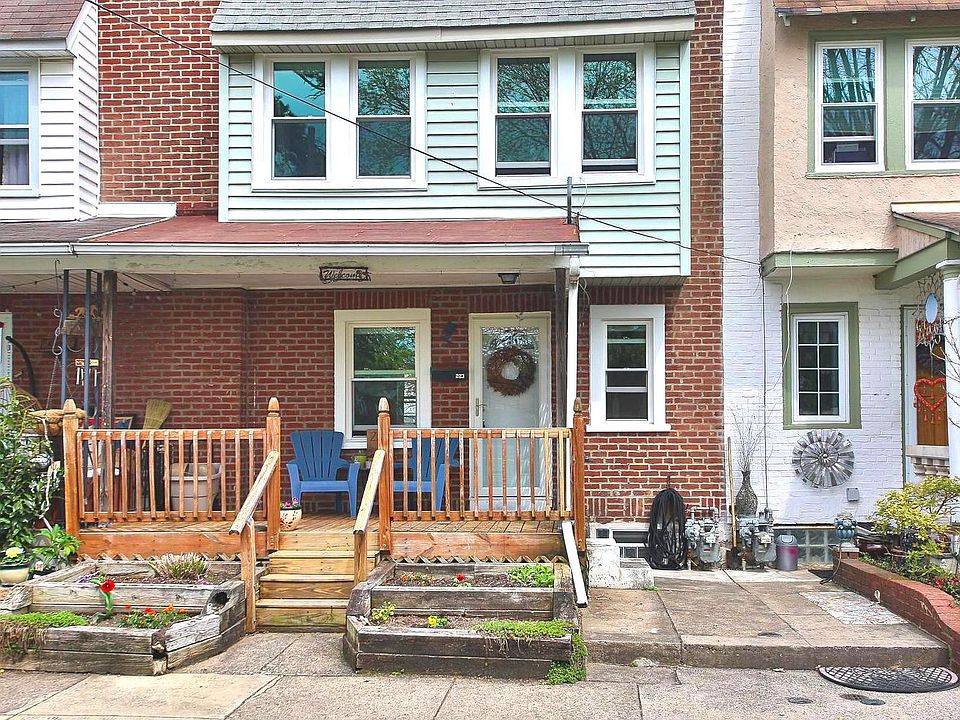 1st image of 223 Parkside Ln