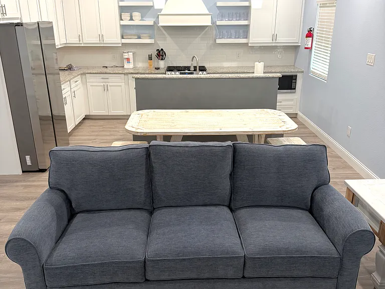 224 W Oaks Ave #B — Photo 3