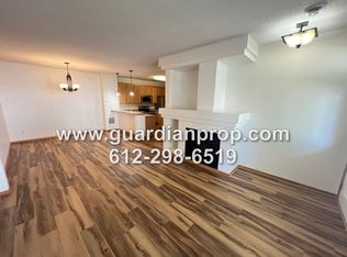 3516 Cherry Ln UNIT B, Woodbury, MN 55129