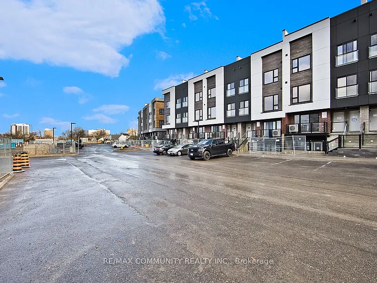 16 Melbourne Ave #105B — Photo 2