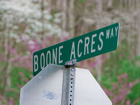 Boone Acres Way Street Sign
