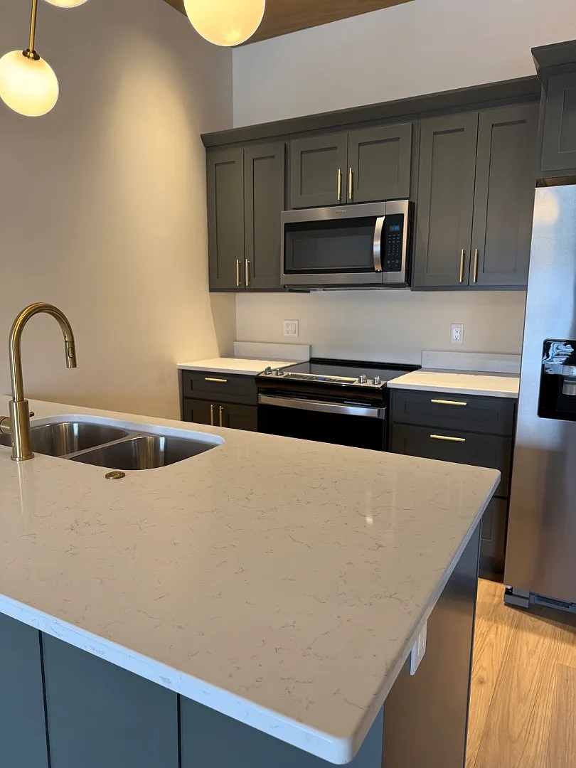 309 N 6th St - Apt. 206 Burlington, IA — Photo 2