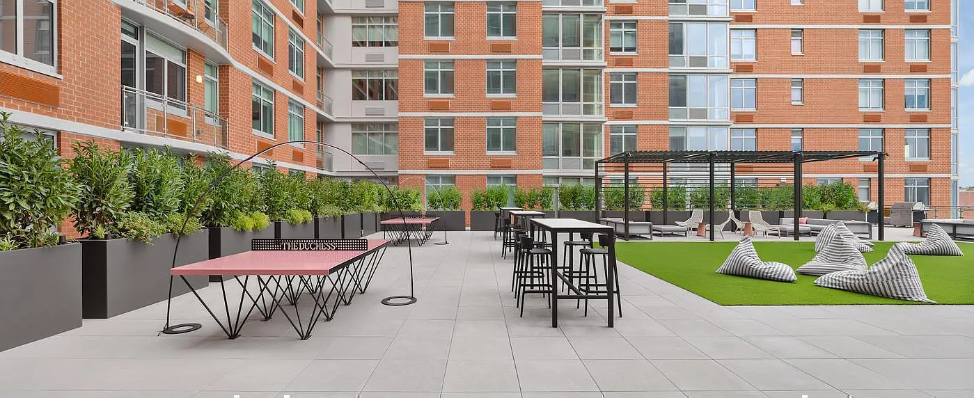 1 bed, 1.5 bath, 1000 sqft, $4,555 — Photo 3