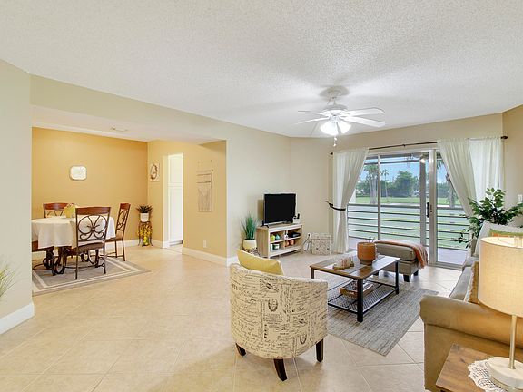 3rd image of 3959 Via Poinciana #203