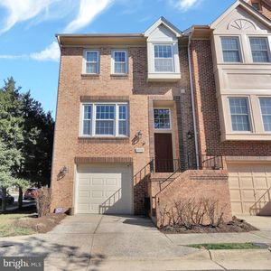 8050 Merry Oaks Ct, Vienna, VA, 22182