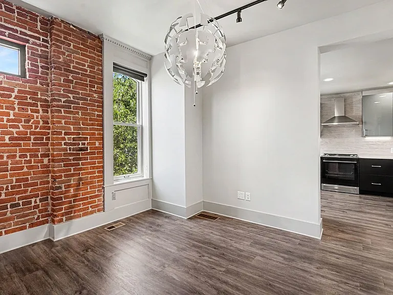 2531 Curtis St #2 — Photo 11