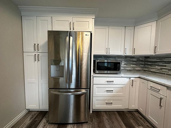 5th image of 32115 Morgan Dr
