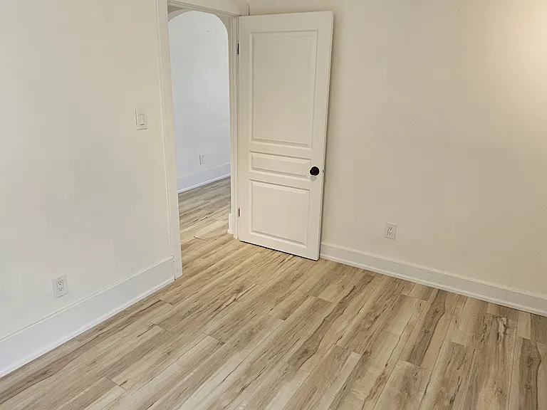 17 Bowes Ave #2 — Photo 23