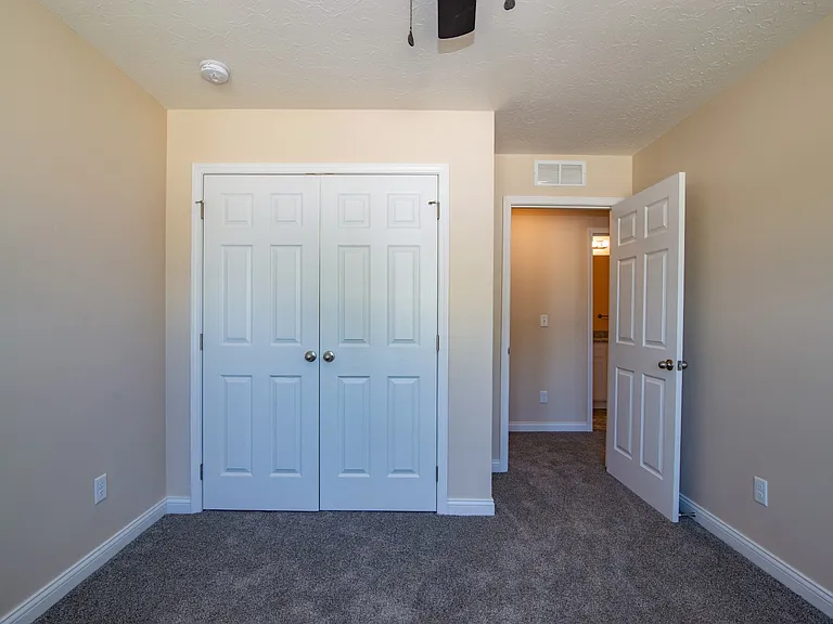 203 Dixon Cir — Photo 42