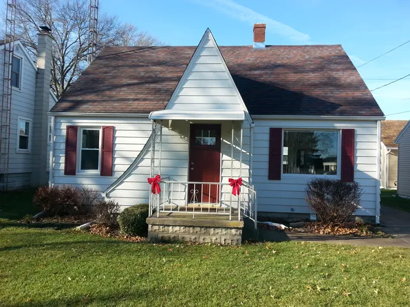 824 S Madison St, Pt Clinton, OH 43452