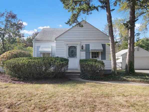 11961 Boston Post St, Livonia, MI 48150