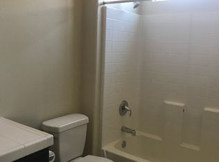 1110 N Linda Vista Ct, Visalia, CA 93291