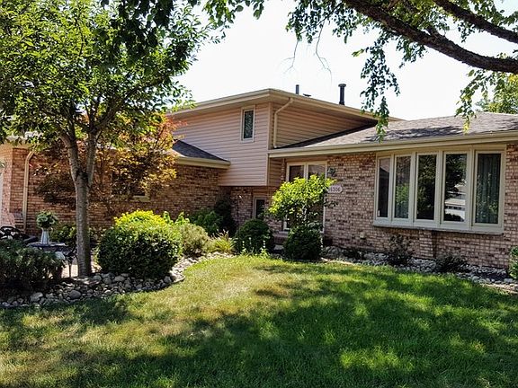 2nd image of 15306 Regent Dr