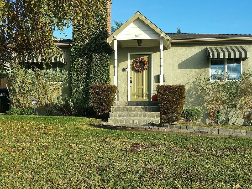 1st image of 2237 Oakwood St