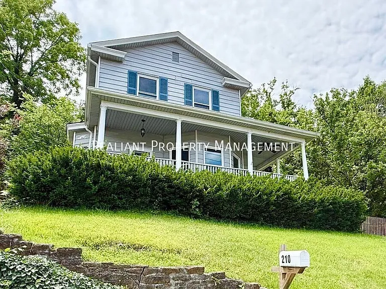 210 O'Bannon Ave — Photo 1