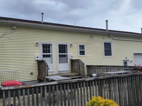1855 S County Trl #F, East Greenwich, RI 02818