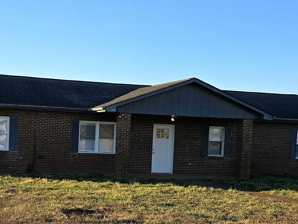 1st image of 223 Sandalwood Dr