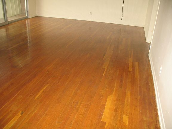 4th image of 2040 Emerald Way