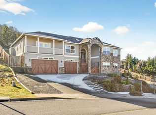 4642 Hathaway Dr, Medford, OR 97504