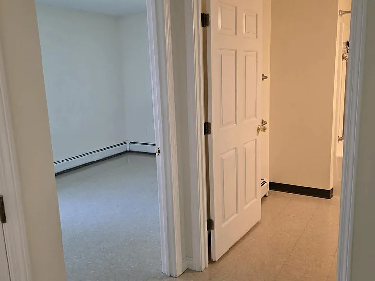 18 Main St #10 — Photo 7