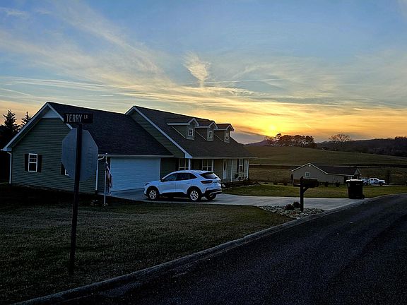 2nd image of 205 Terry Ln