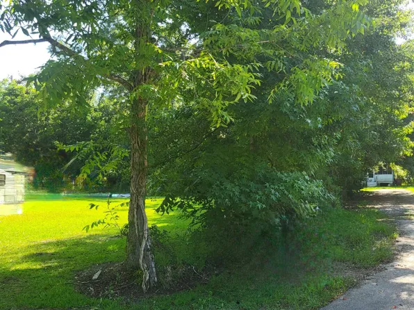 92 N Blanks Ave, Picayune, MS 39466