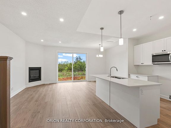 5th image of 418 Buckthorn Dr