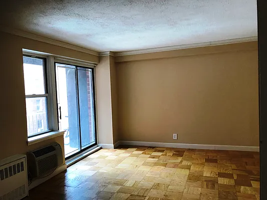 Rented by Prime Realty | media 9