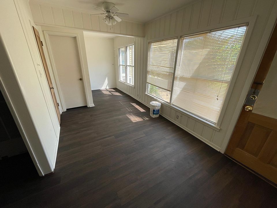 2nd image of 1711 Woodrow Ave #C