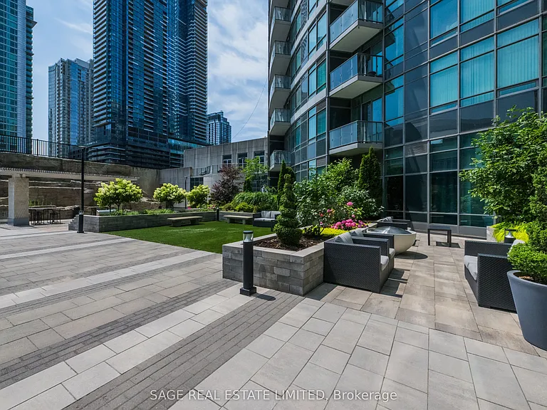 373 Front St W #208 — Photo 27