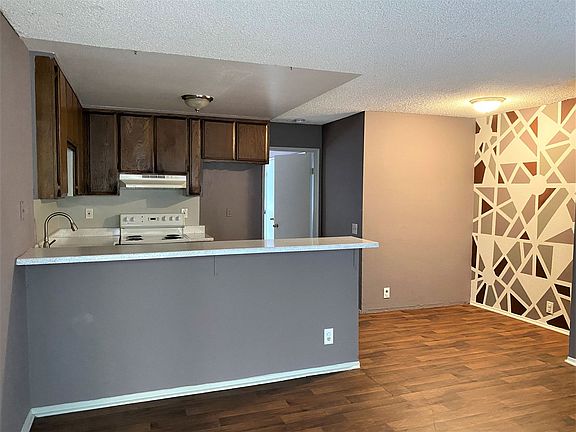 3rd image of 4122 Marlborough Ave #9