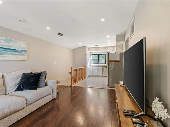 343 Harold Street image 7 of 22