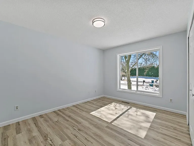 3345 Minnesota Ln N — Photo 11