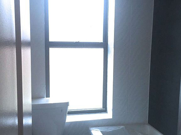 4th image of 260 Parkside Ave APT D3e