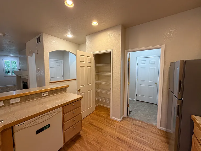 5162 Southern Cross Ln #B — Photo 9