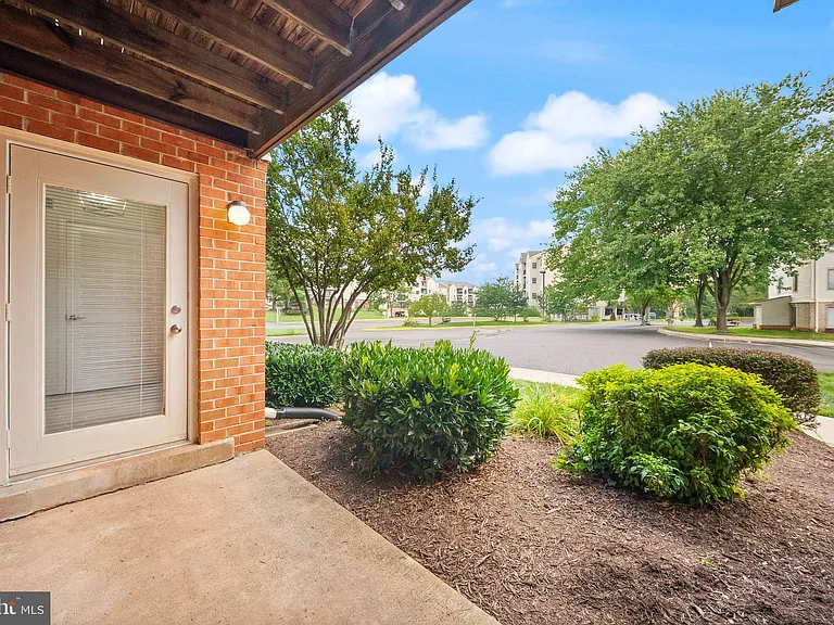 8463 Crozier Ct #104 — Photo 30