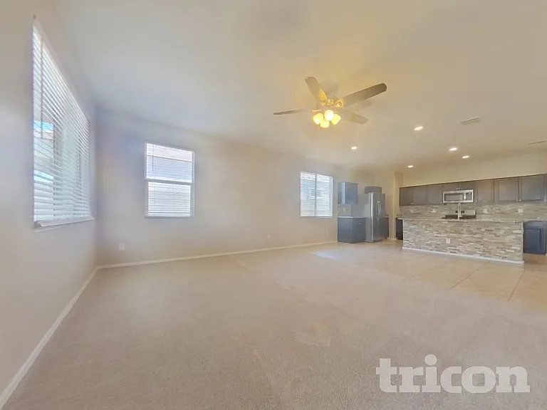 3712 N 310th Ln — Photo 4