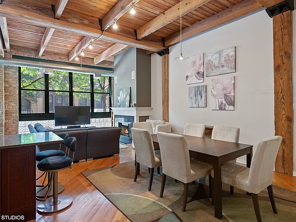 2nd image of 3201 N Ravenswood Ave APT 111