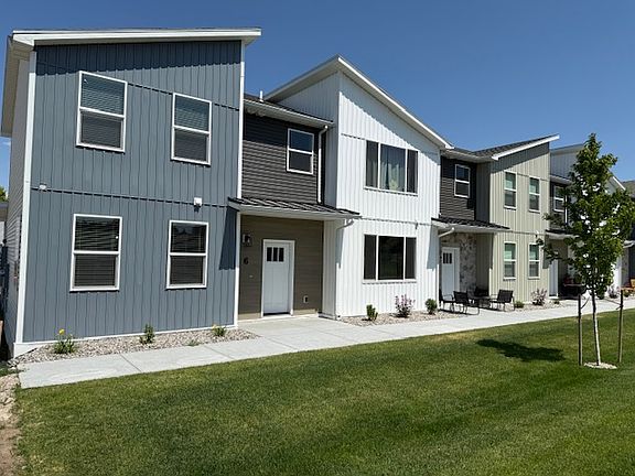 3rd image of 823 E Sunnyside Rd #6
