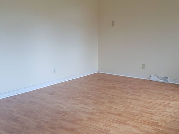 4th image of 5570 Winchelsea Dr #1