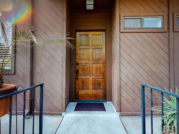 2nd image of 4821 Riverton Ave APT 1