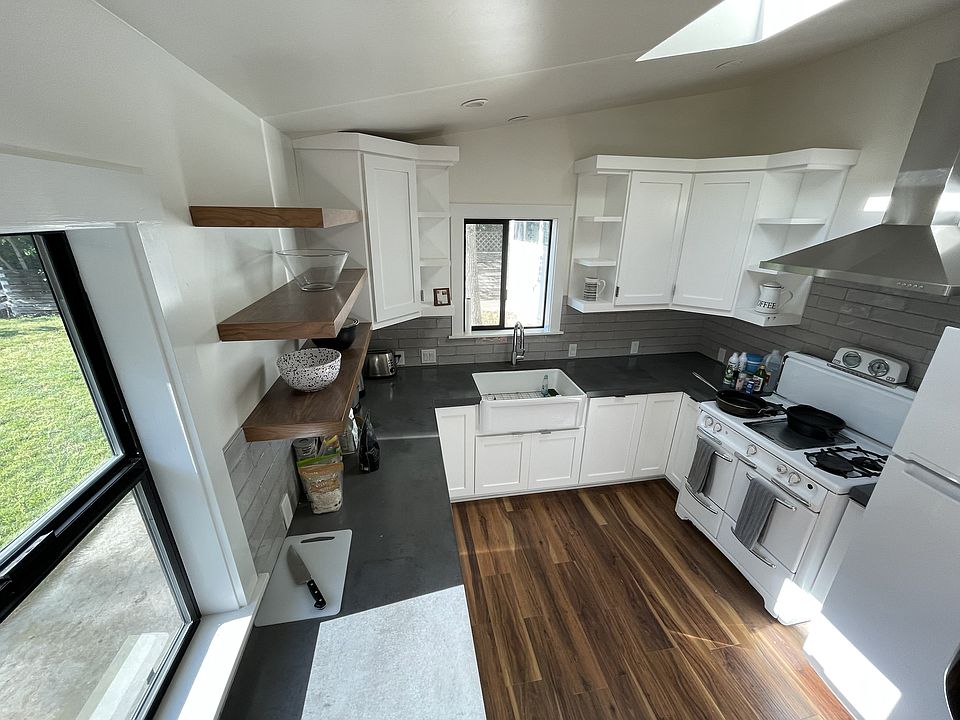 1st image of 1214 Cuesta St