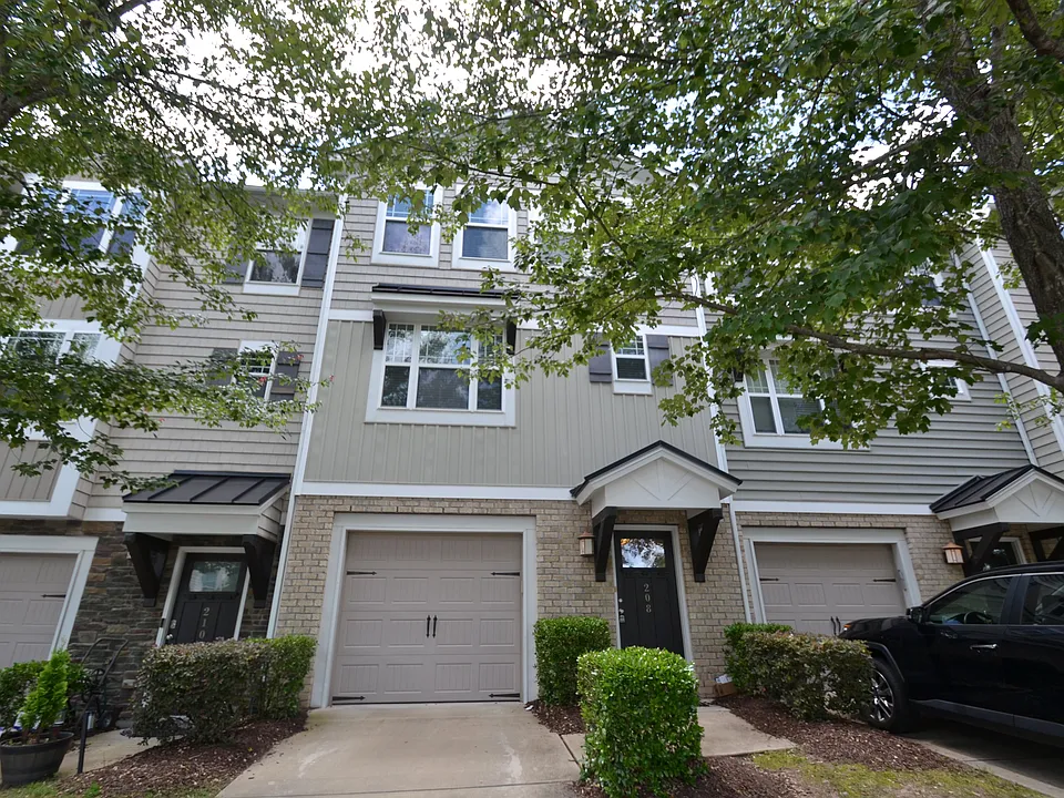 208 Irving Way