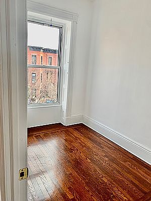 5th image of 619 Macon St #2