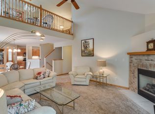 2704 Raintree Ct, Waukesha, WI 53189