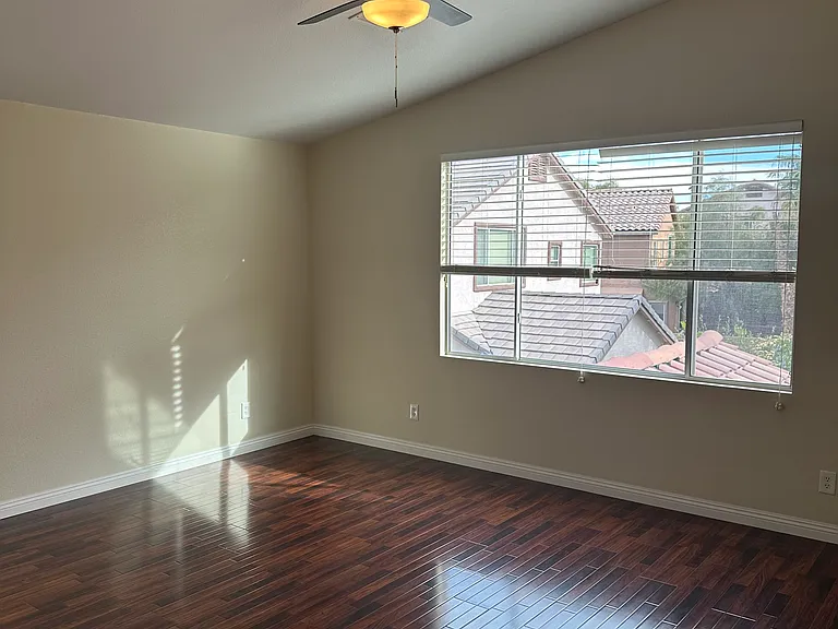 11453 Diveley Ave — Photo 17